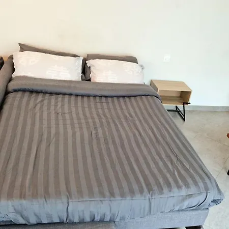 Independant Avec Jacuzzi 사르투르빌