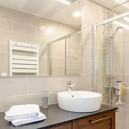 Independant Avec Jacuzzi 아파트 *