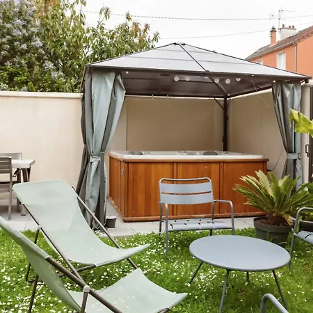 Indépendant Avec Jacuzzi *