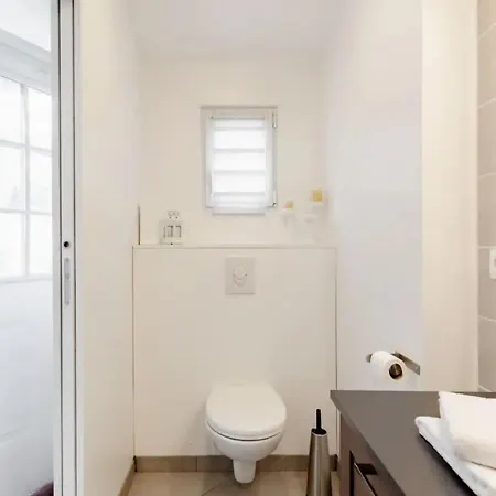 Independant Avec Jacuzzi Апартаменты