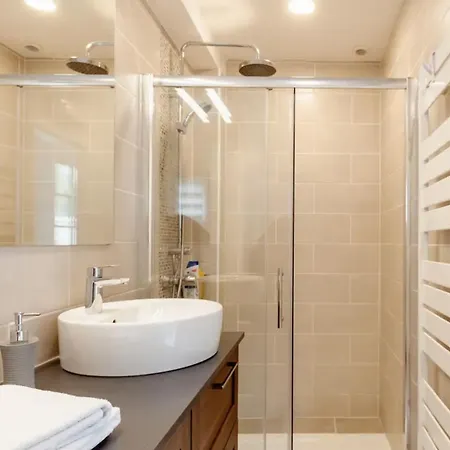 Indépendant Avec Jacuzzi Apartamento *